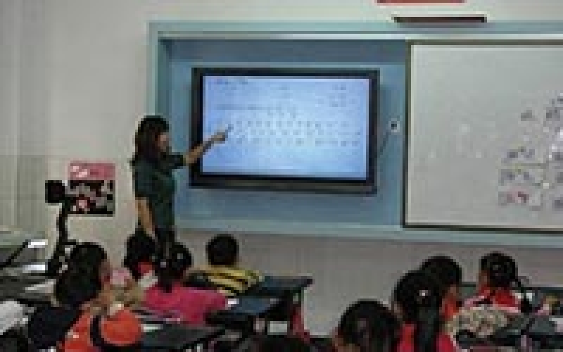 為老師跟學(xué)生帶來更好的教學(xué)效果,教學(xué)一體機(jī)功不可沒